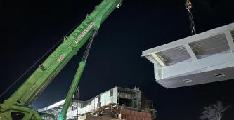 Монтаж балок кранами Liebherr LTM1200 та Liebherr LTM1300, м.Київ, вул.Дніпровська набережна